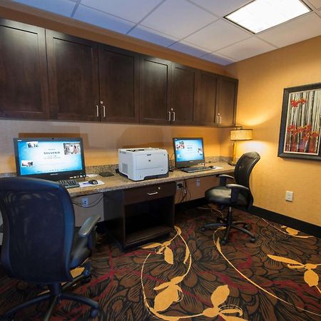Hampton Inn & Suites Bismarck Northwest Экстерьер фото