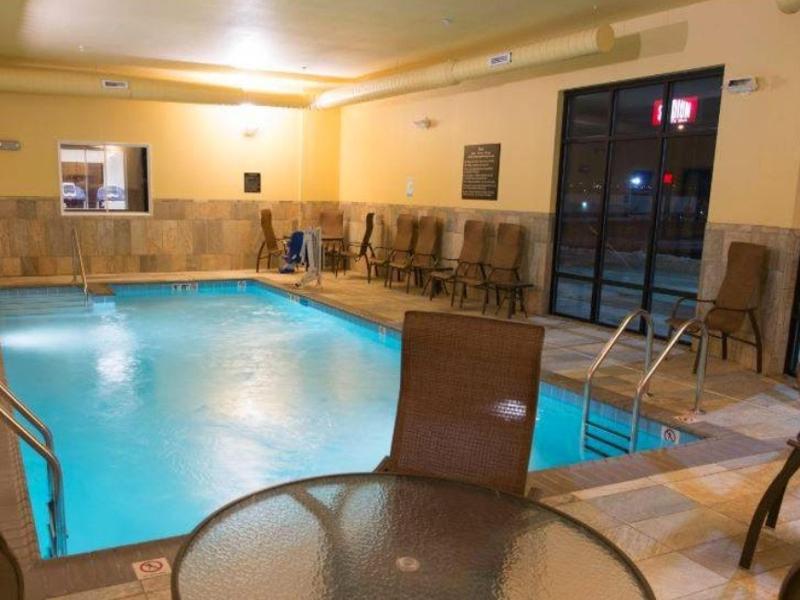 Hampton Inn & Suites Bismarck Northwest Экстерьер фото