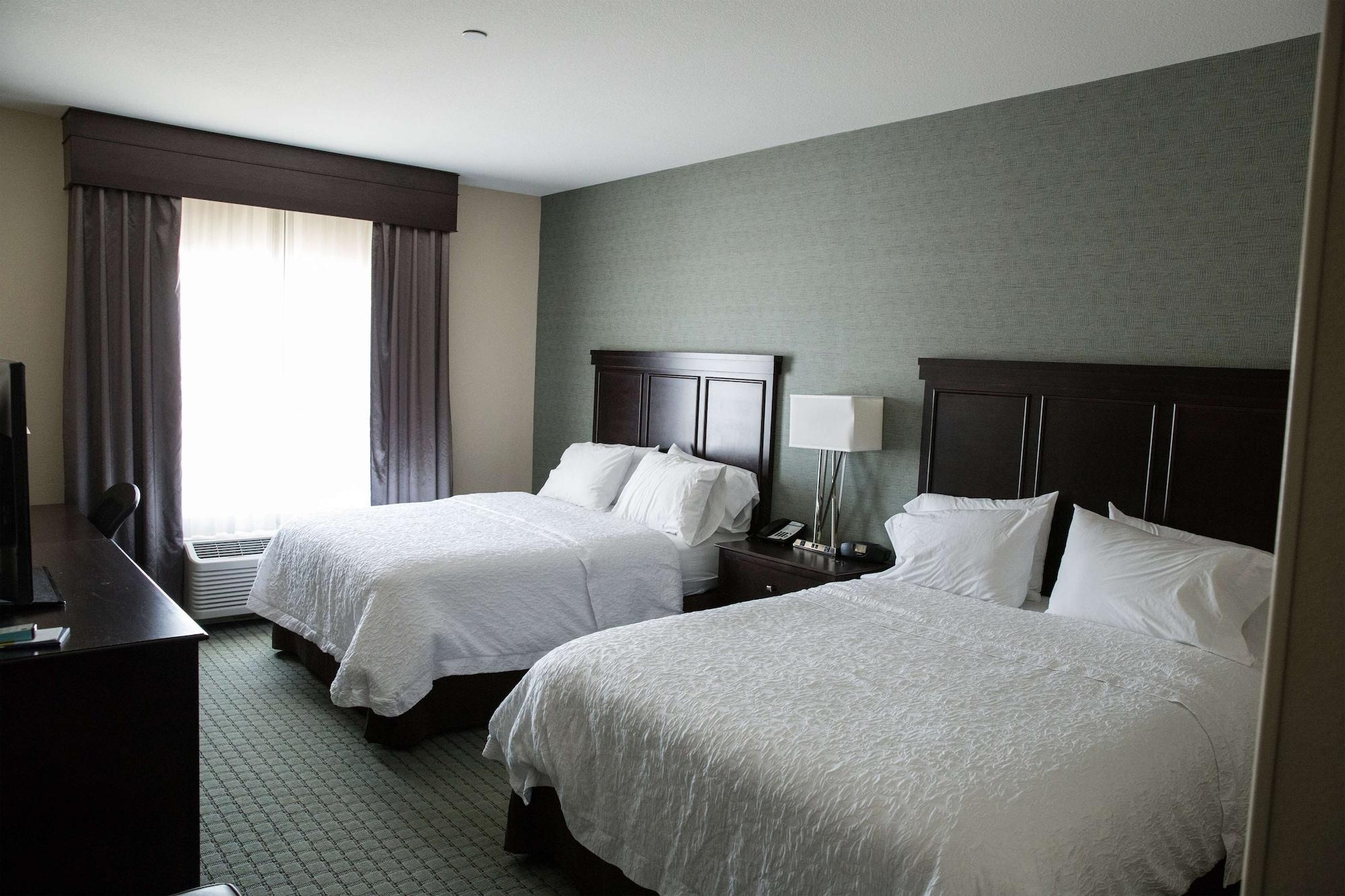 Hampton Inn & Suites Bismarck Northwest Экстерьер фото