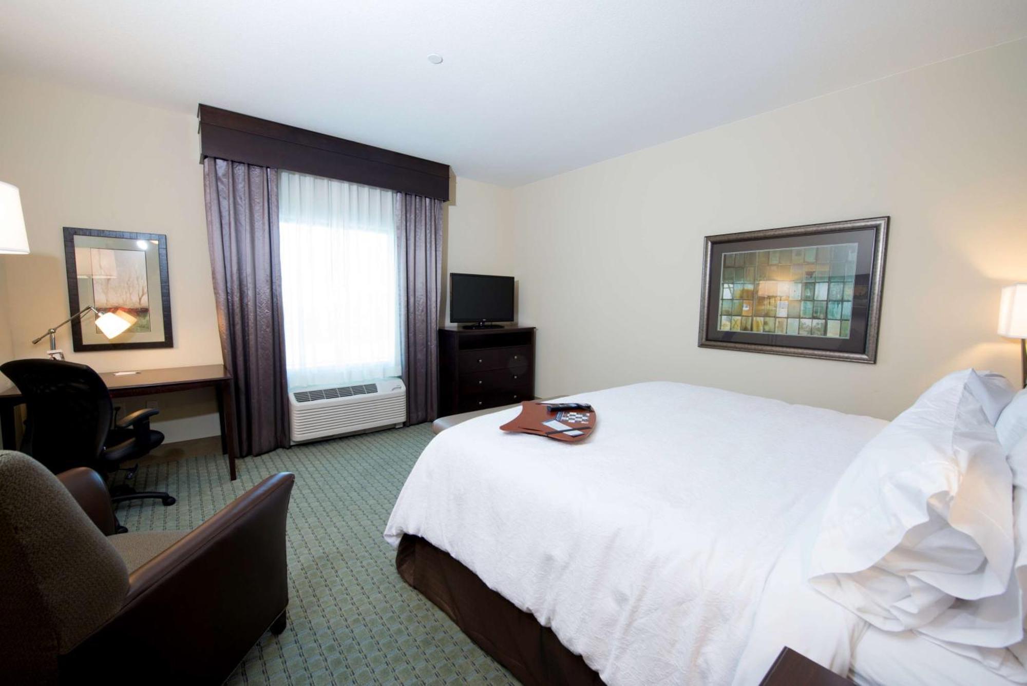 Hampton Inn & Suites Bismarck Northwest Экстерьер фото