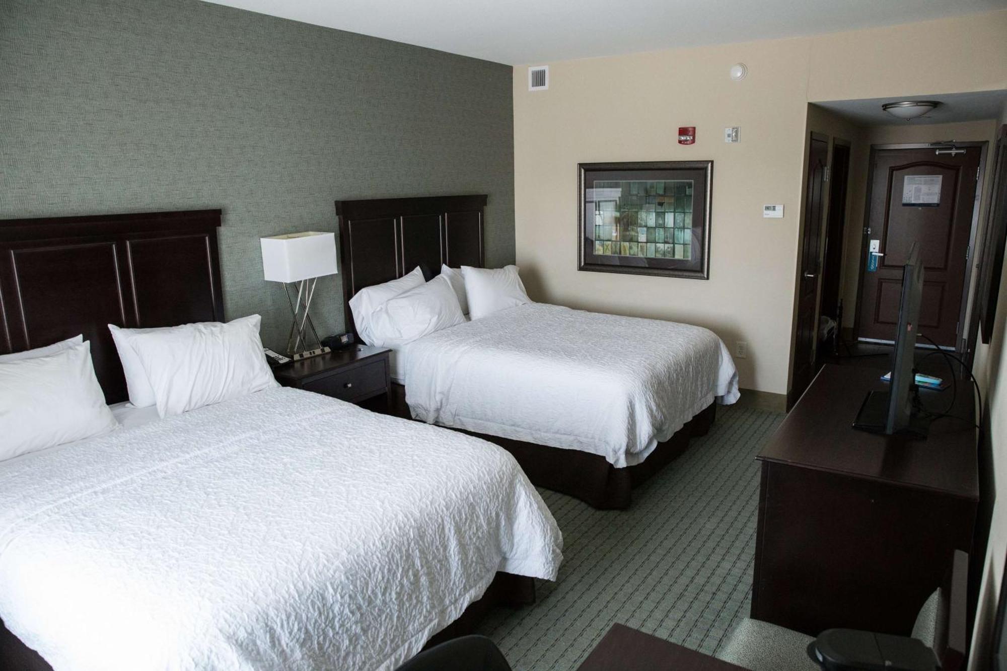 Hampton Inn & Suites Bismarck Northwest Экстерьер фото