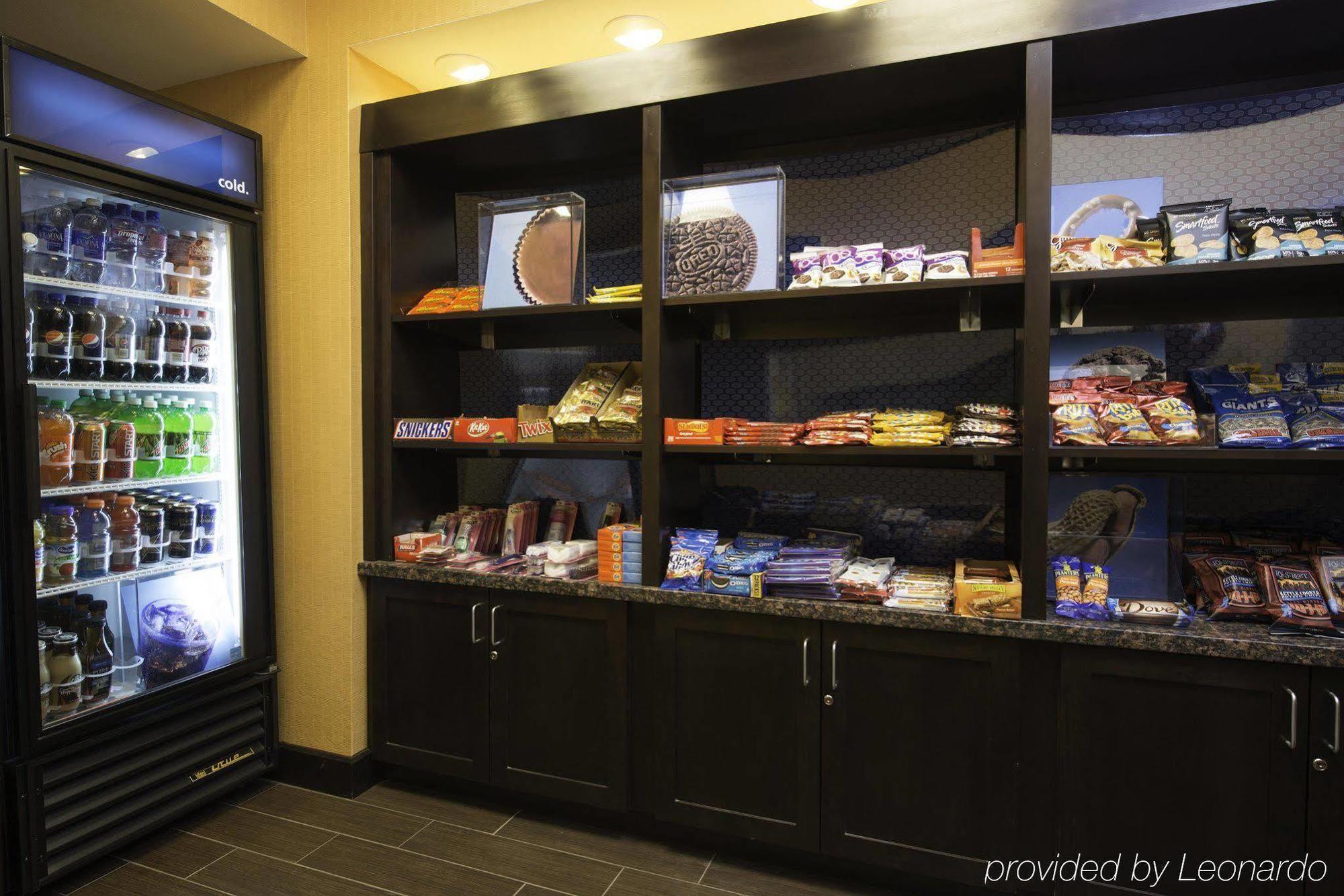 Hampton Inn & Suites Bismarck Northwest Экстерьер фото