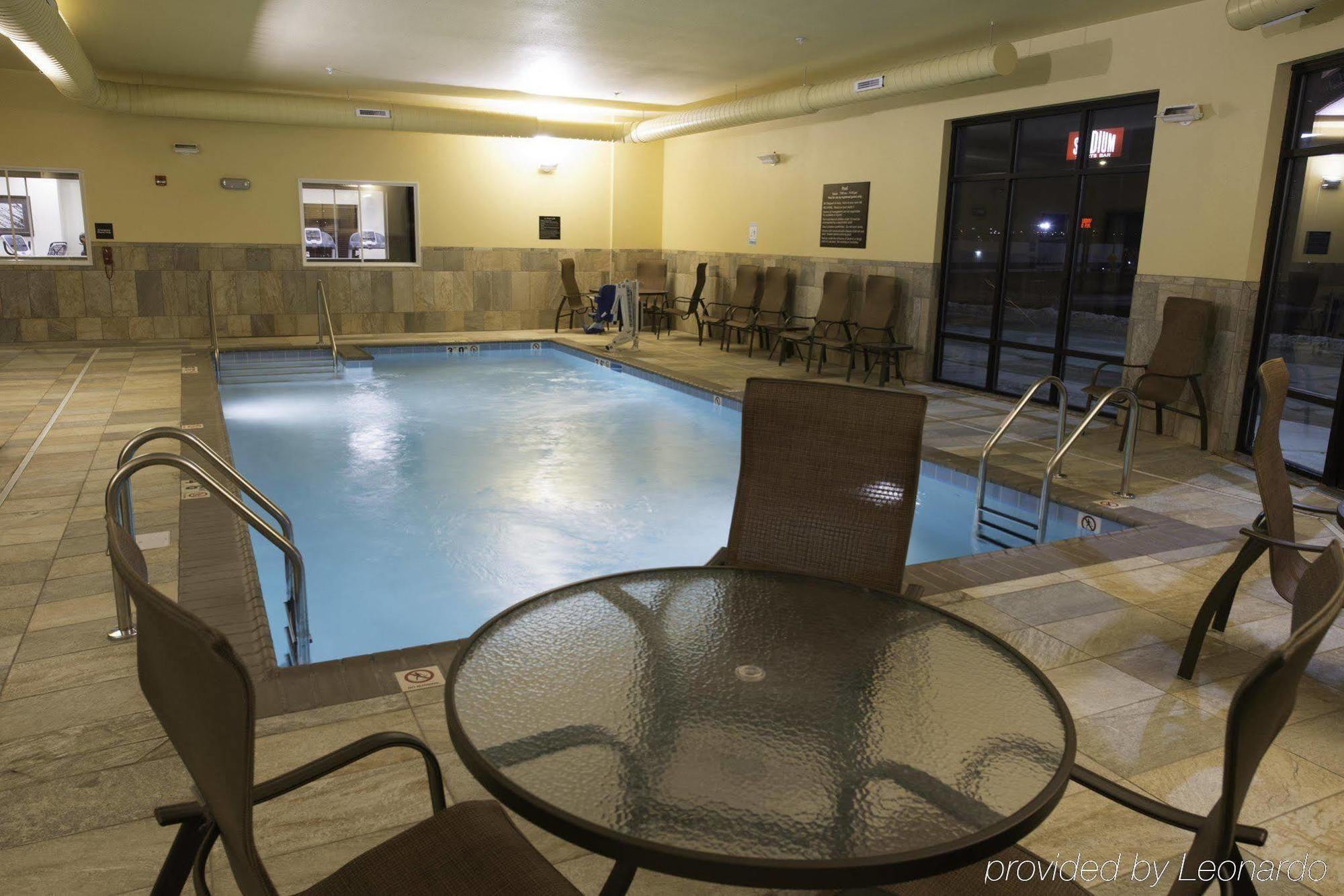 Hampton Inn & Suites Bismarck Northwest Экстерьер фото