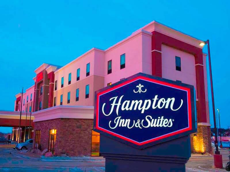 Hampton Inn & Suites Bismarck Northwest Экстерьер фото