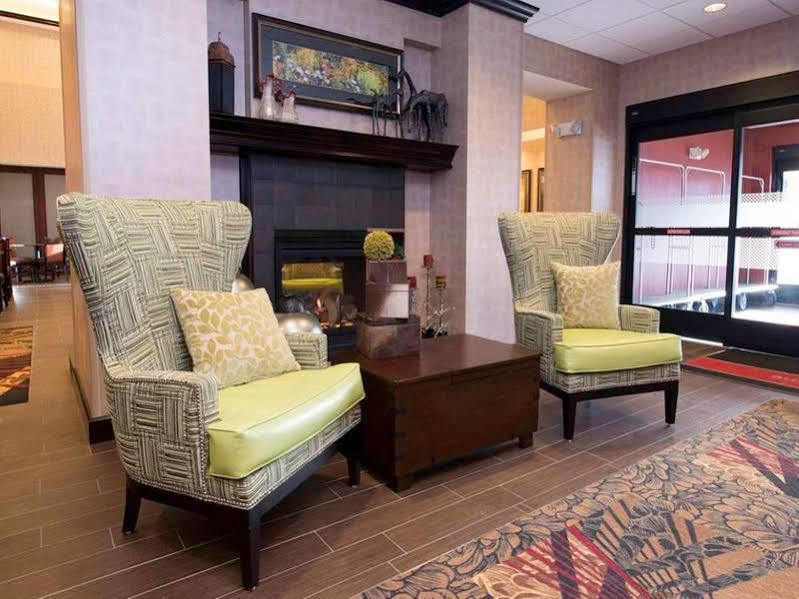 Hampton Inn & Suites Bismarck Northwest Экстерьер фото