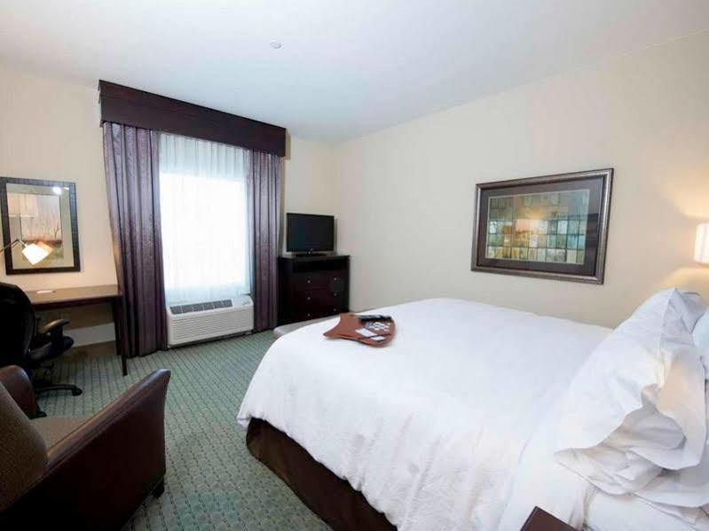 Hampton Inn & Suites Bismarck Northwest Экстерьер фото